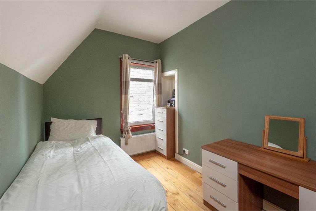 Hillhouse * Edimburgo